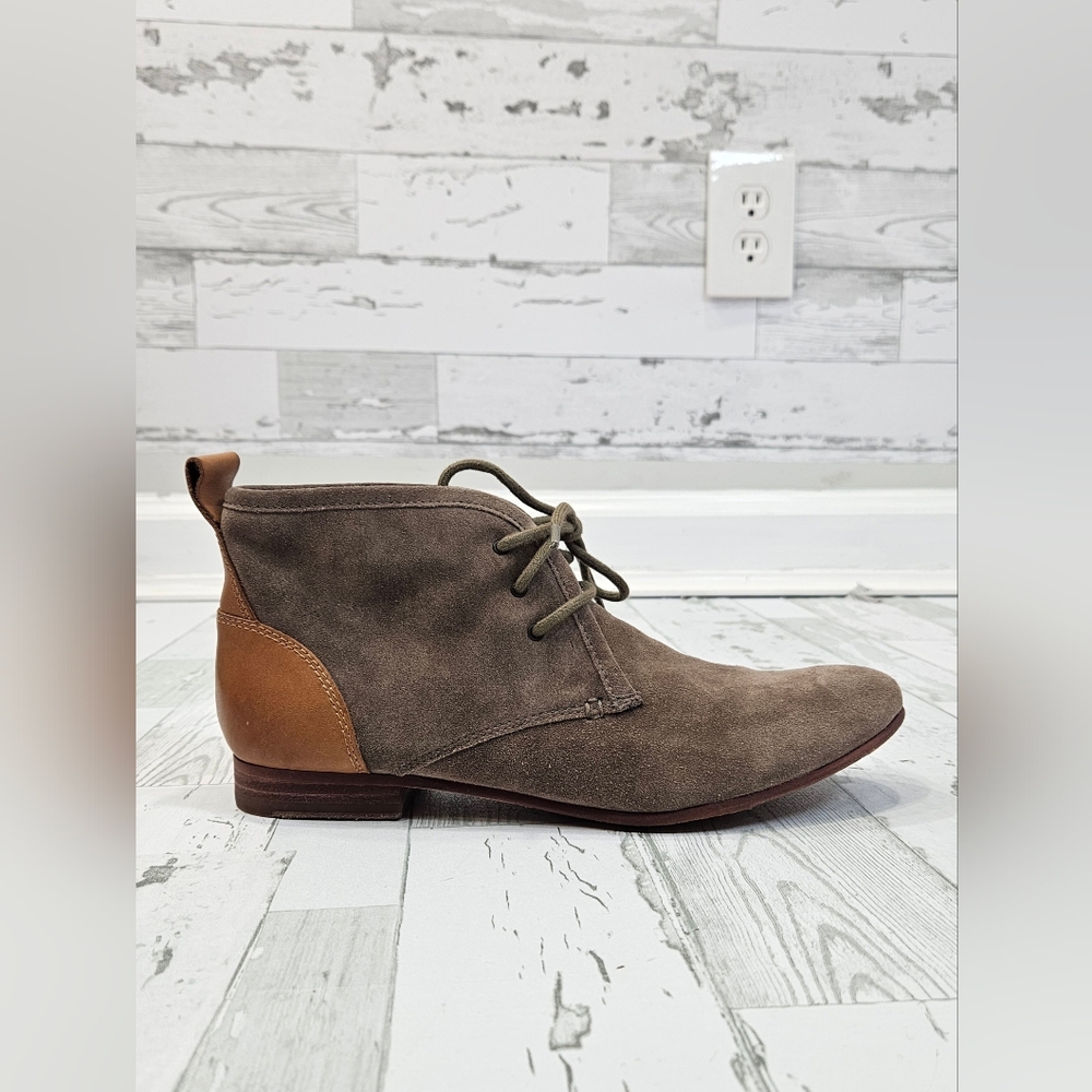 Sebago Womens Hutton Chukka Boots Size 7.5M Taupe Tan Suede Leather Lace Up